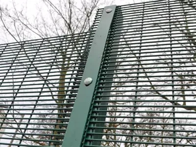 How to Check Fence Posts, Fixings and Protective Coating